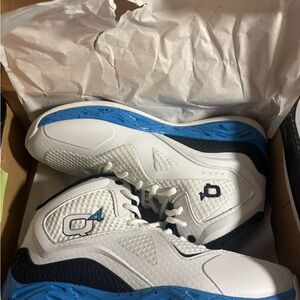 Men's Athletic Shoes in White and Blue